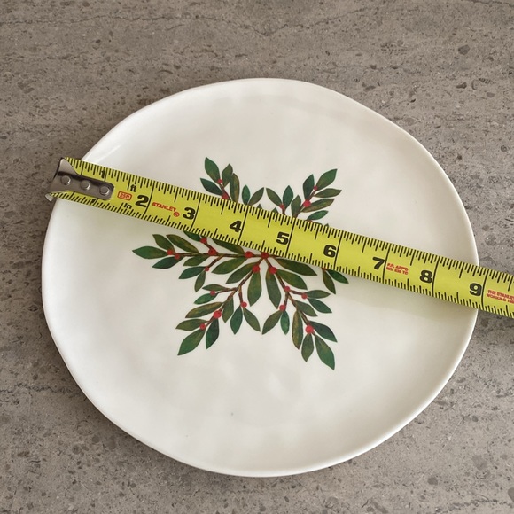 Melamine Holiday Salad/Appetizer Plates. Set of 4. - Picture 9 of 9